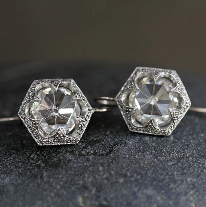 Cercei Rotunzi din Sticlă Albă