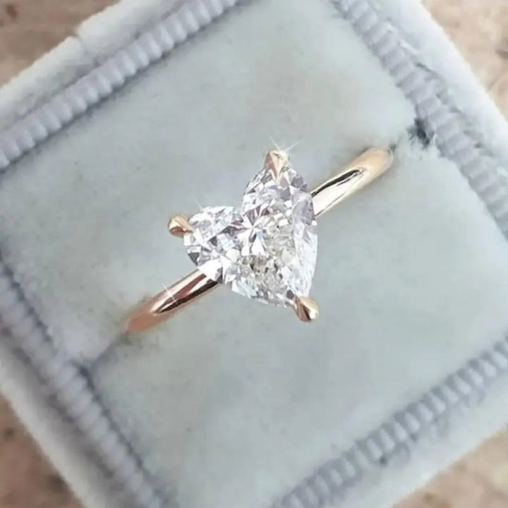 Inel Subțire cu Inimă de Zirconiu